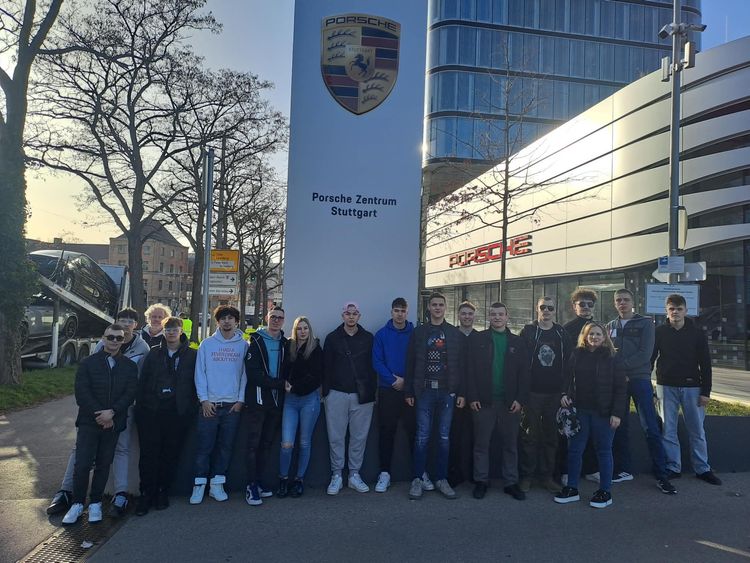 Stuttgartig jutottunk